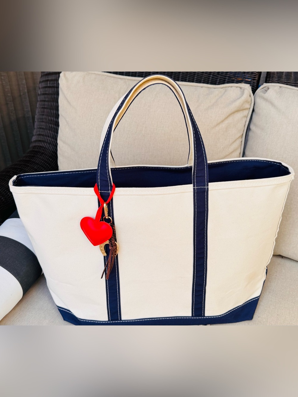 L.L. Bean Boat and Tote Zip Top with Navy Trim, Large - Picture 3 of 16